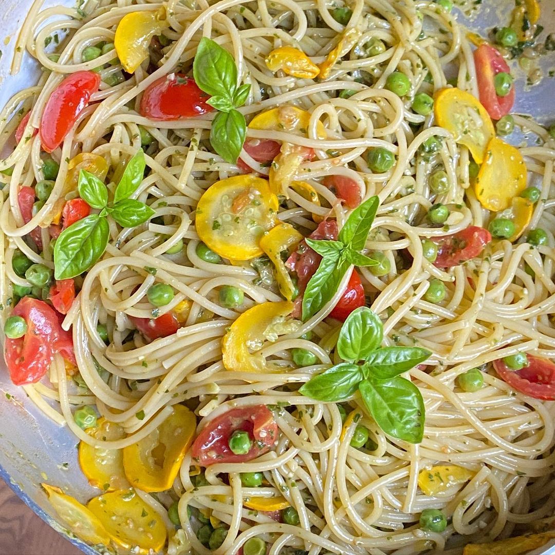 Мелкая паста с овощами